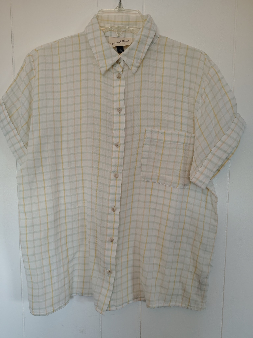 Universal Thread Light Yellow Plaid Short-Sleeve Shirt Size XS.